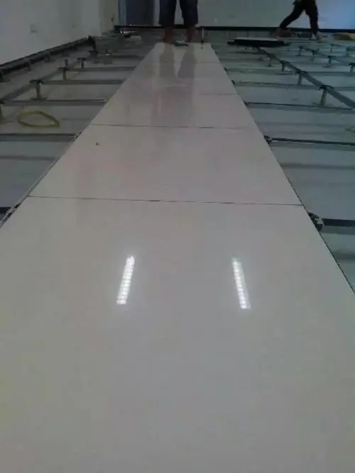 防靜電瓷質地板