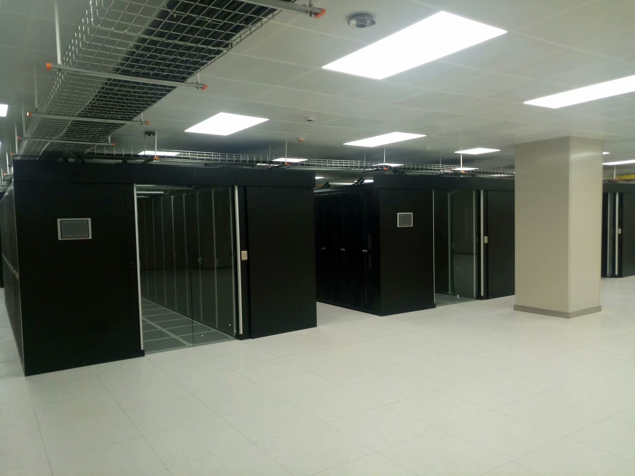 眾鑫機房防靜電地板