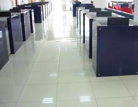 防靜電瓷質地板