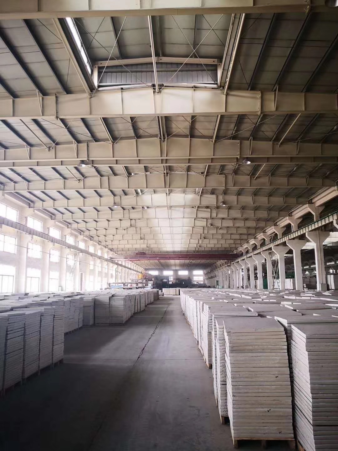 華鷹防靜電地板生產(chǎn)設(shè)備