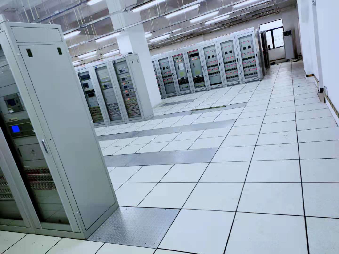 什么是抗靜電地板？