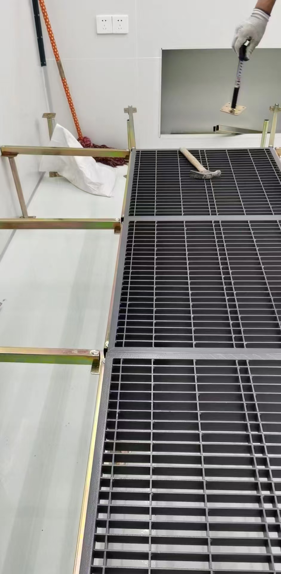 全鋼防靜電地板有什么優(yōu)點(diǎn)？